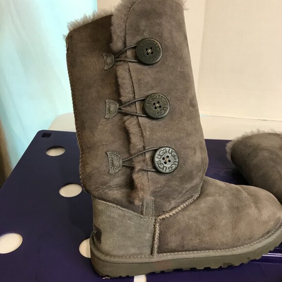 UGG BAILEY BUTTON WOMENS BOOTS - Picture 7 of 7